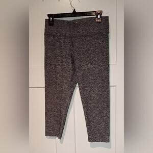 Victoria's Secret Pink Crop Leggings Size Small Dark Heather Gray
